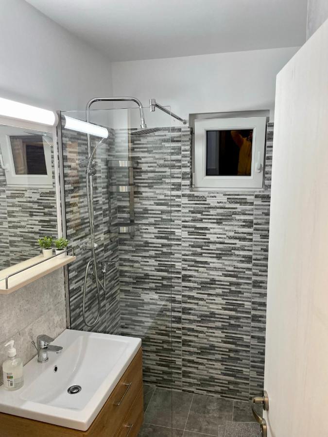 Twin Apartments Σίμπιου Εξωτερικό φωτογραφία
